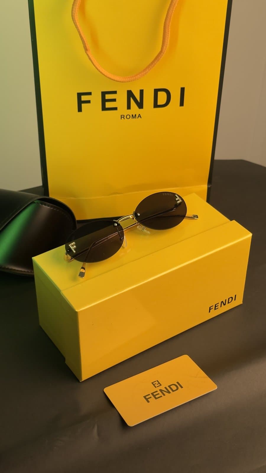 نظارة نسائية FENDI