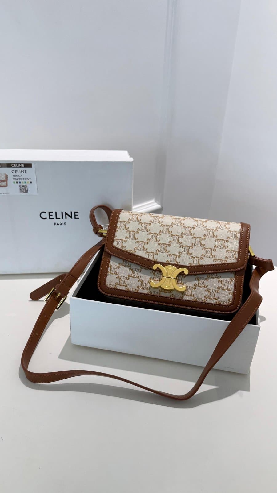 حقيبة Celine Teen Triomphe Bag بني بيج حجم وسط