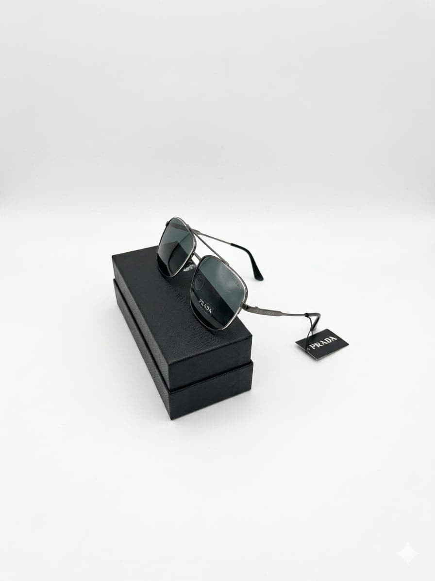 نظارة نسائية PRADA