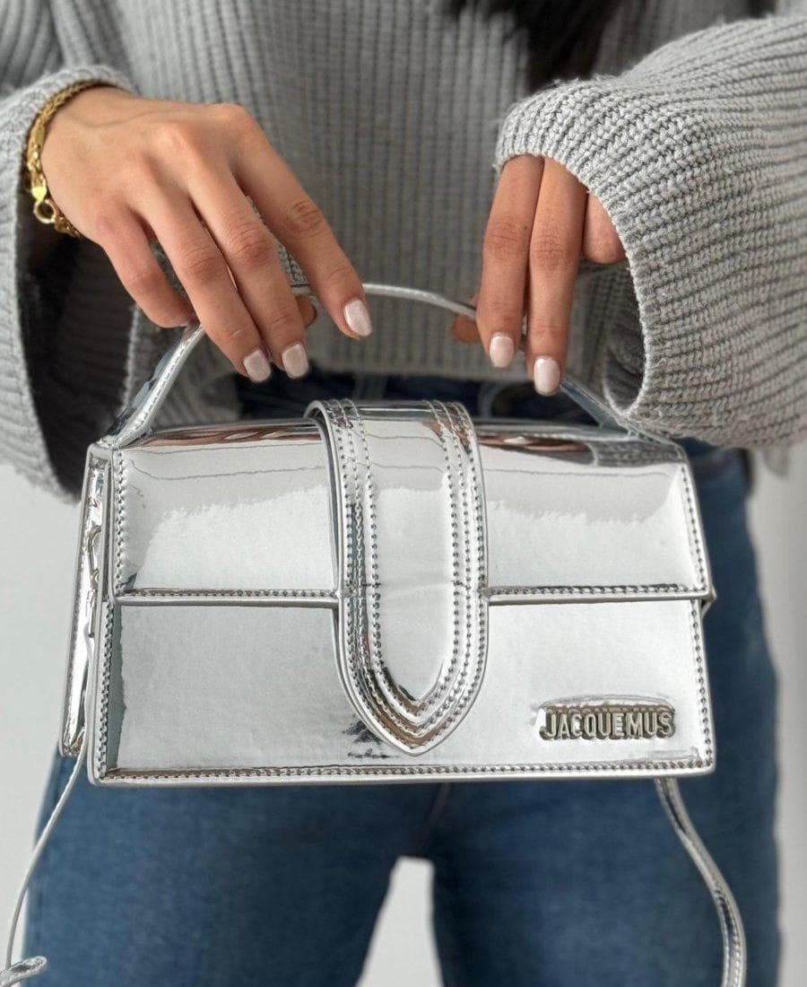 حقيبة Jacquemus Le Grand Bambino Bag سكني لميع حجم وسط